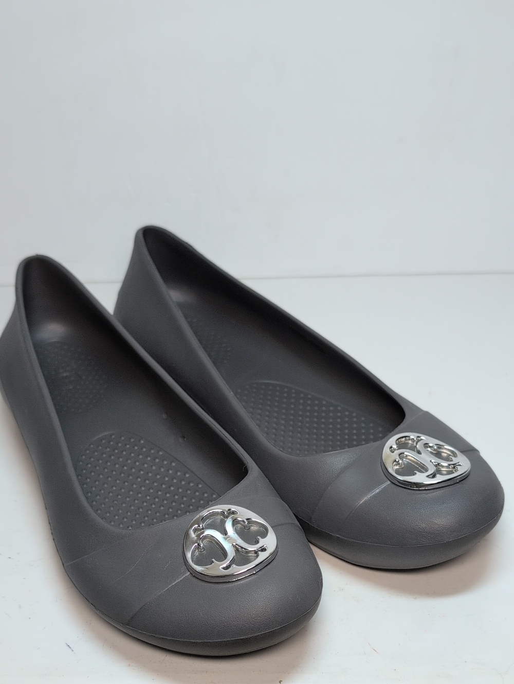 Crocs Women's Gianna Disc Flats Gray Slip-On Ballet Flats. womans size 9